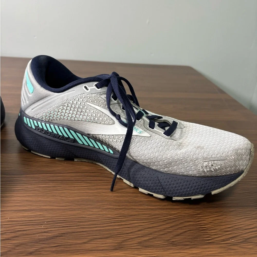 Men’s Brooks Adrenaline GTS in Gray‎ and Teal Size 11